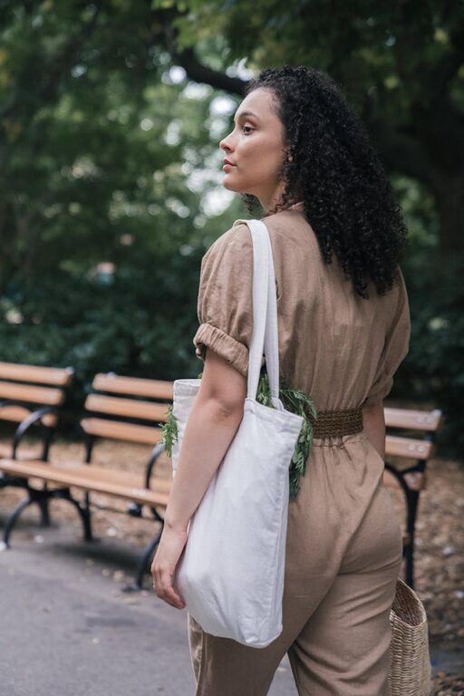 Beginner Guide to Mindful Walking: Steps to Calm and Clarity